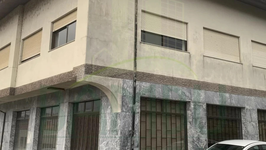 Armazém para Venda em Perre
