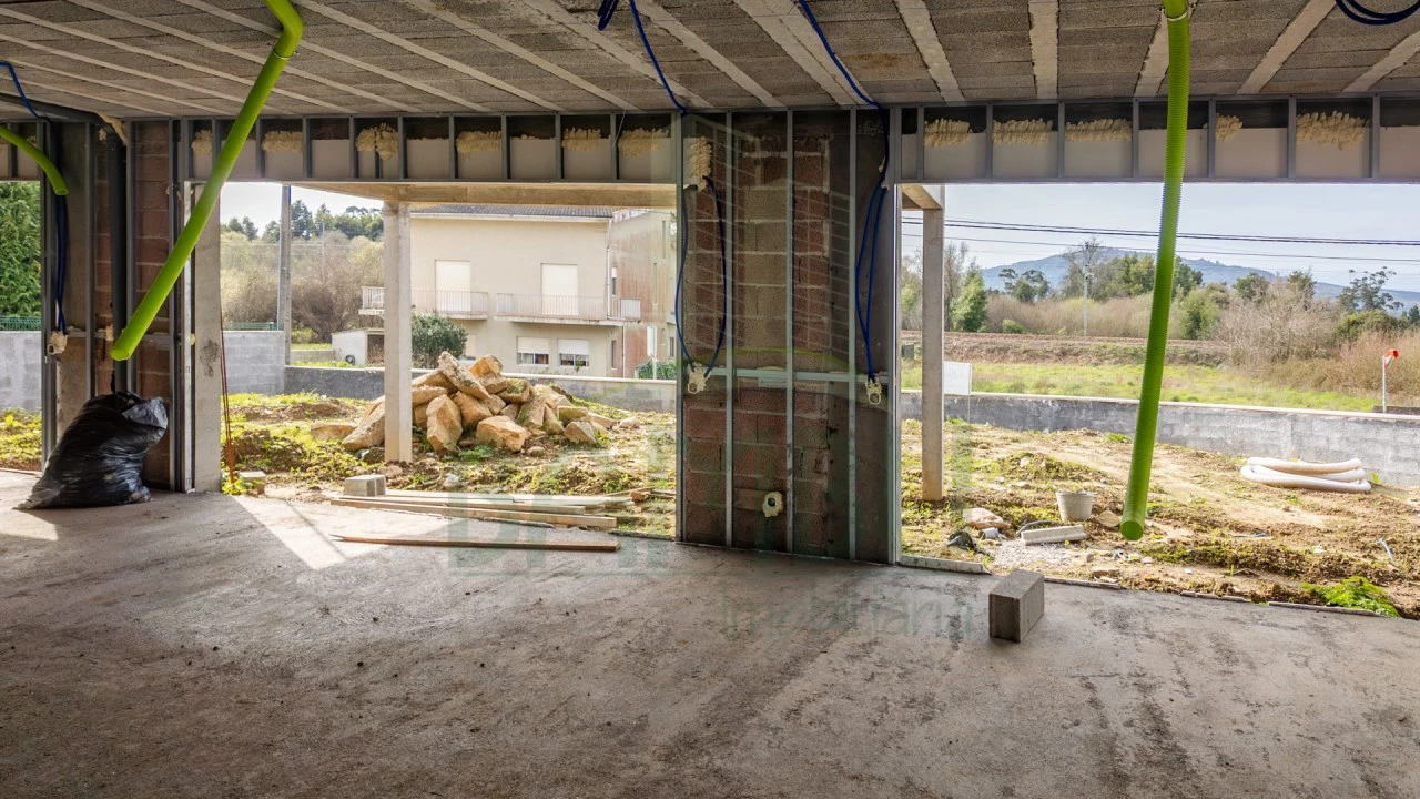 Moradia T4 para Venda em Seixas Foto 9