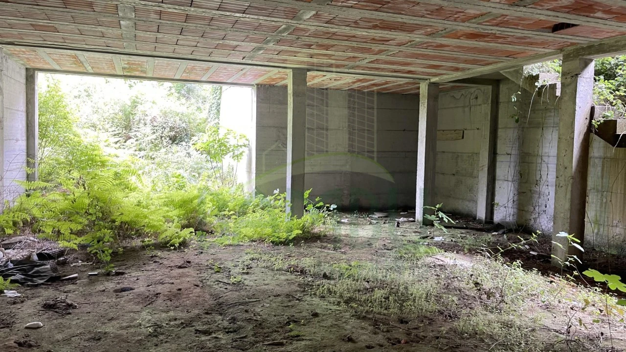 Terreno para Venda em Cornes Foto 8