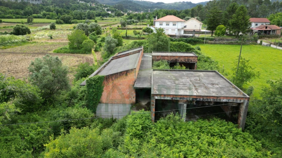 Terreno para Venda em Cornes Foto 2