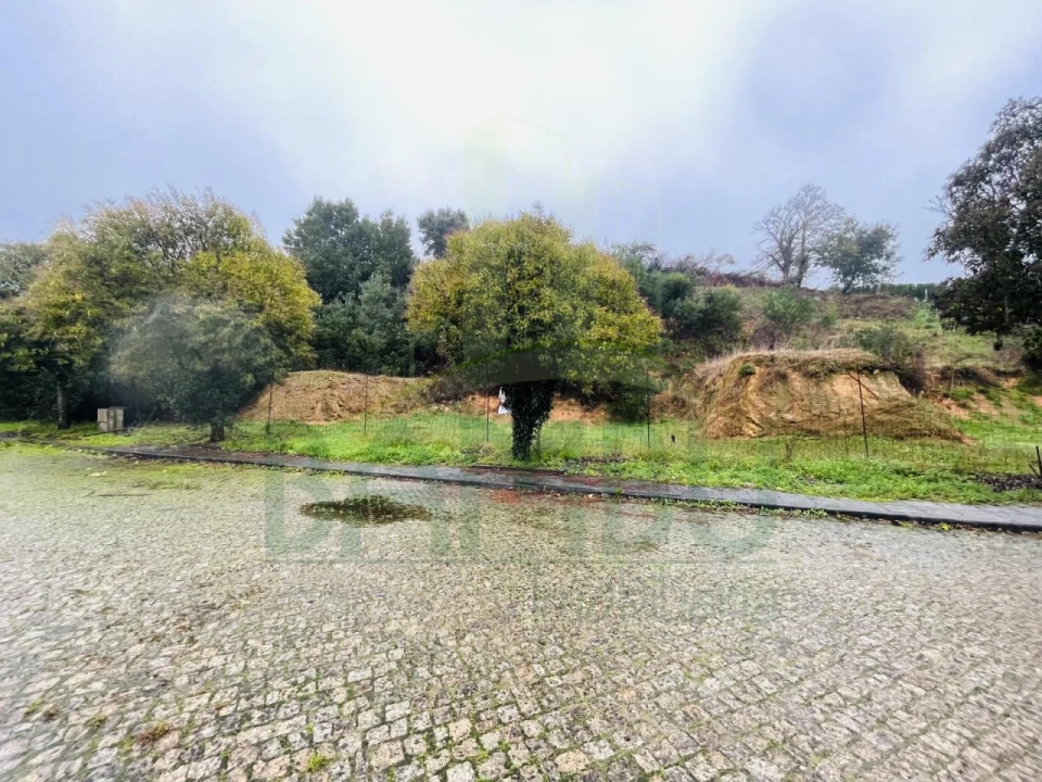 Terreno para Venda em Venade e Azevedo Foto 4