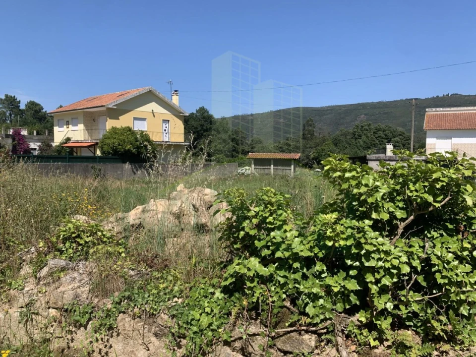 Terreno para Venda em Venade e Azevedo Foto 1