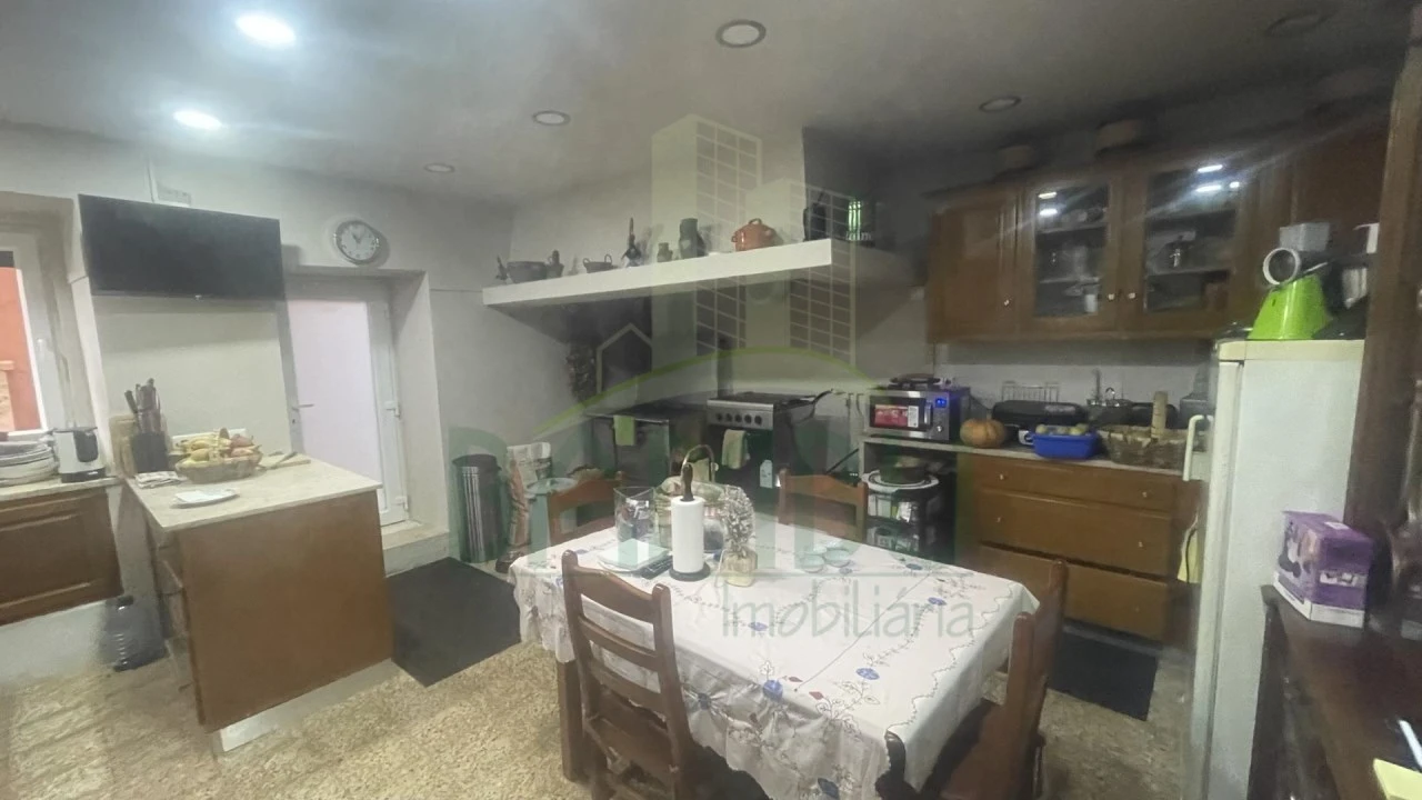 Moradia T6 para Venda em Sapardos Foto 8