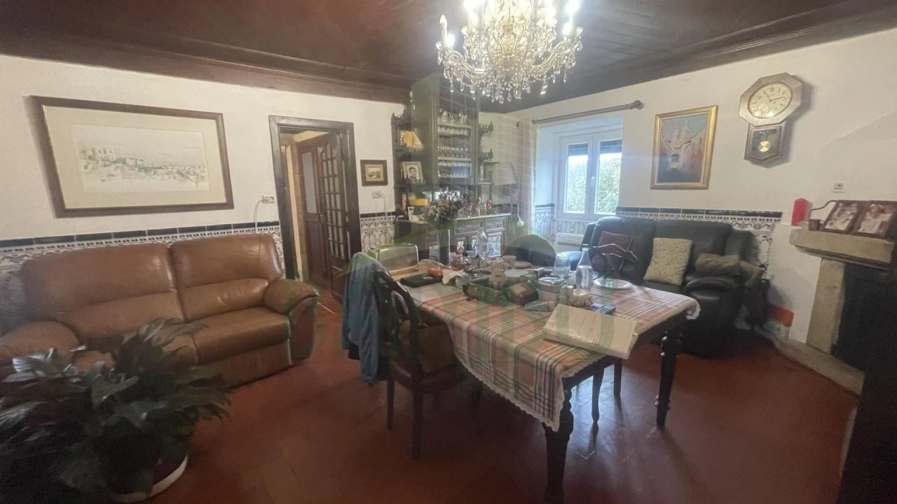 Moradia T6 para Venda em Sapardos Foto 7