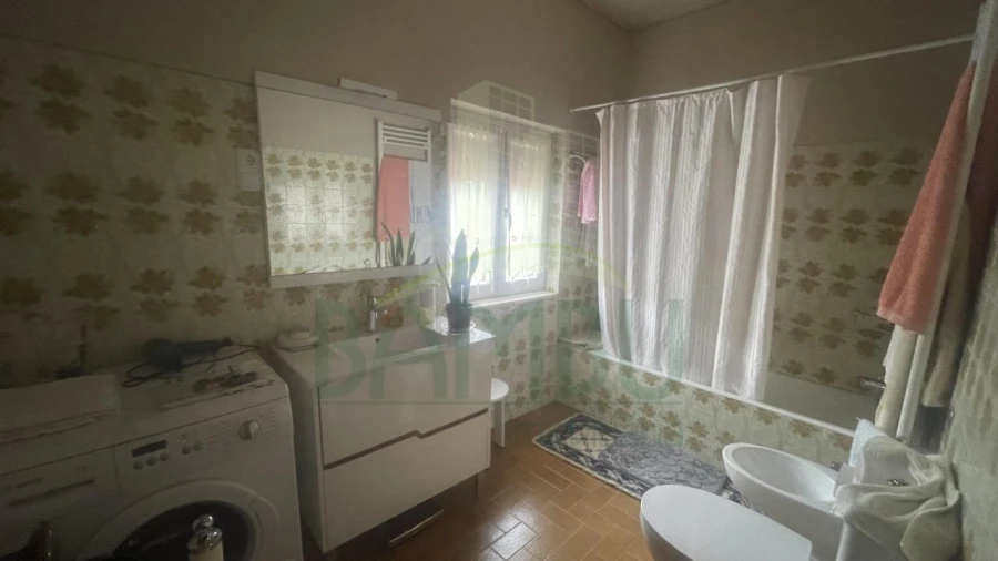 Moradia T6 para Venda em Sapardos Foto 18