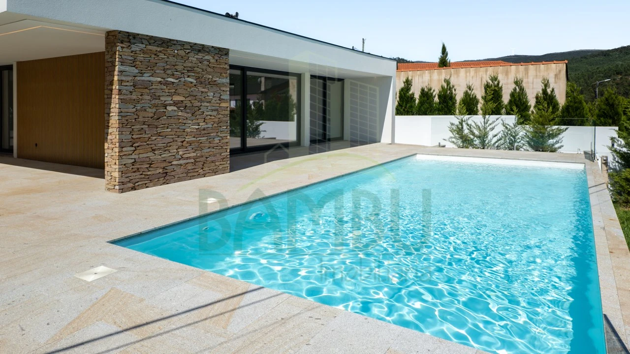 Moradia T3 para Venda em Sopo Foto 8