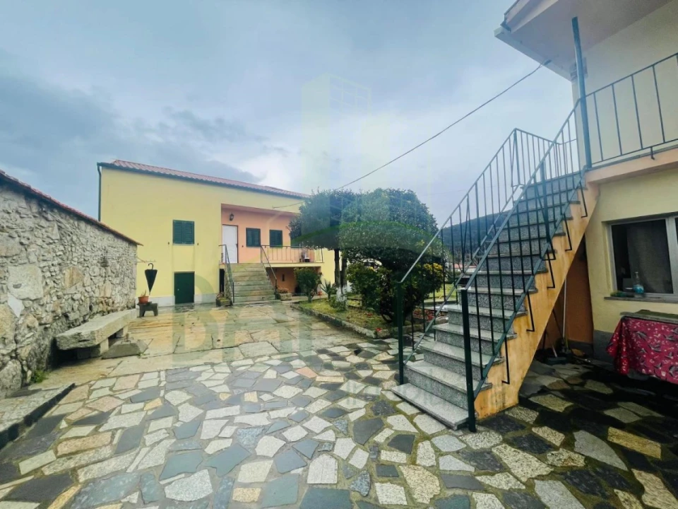 Moradia T7 para Venda em Vilar de Mouros Foto 33