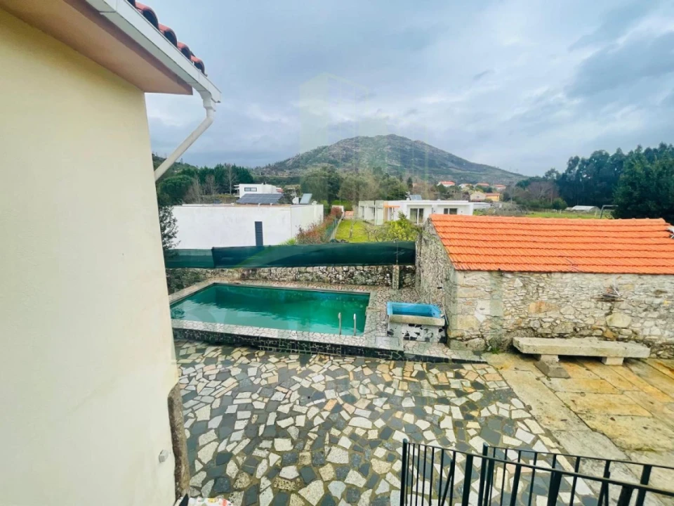 Moradia T7 para Venda em Vilar de Mouros Foto 38