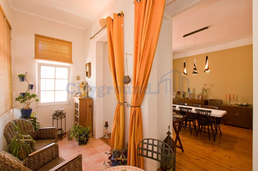 Apartamento T6 para Venda em Arroios Foto 3
