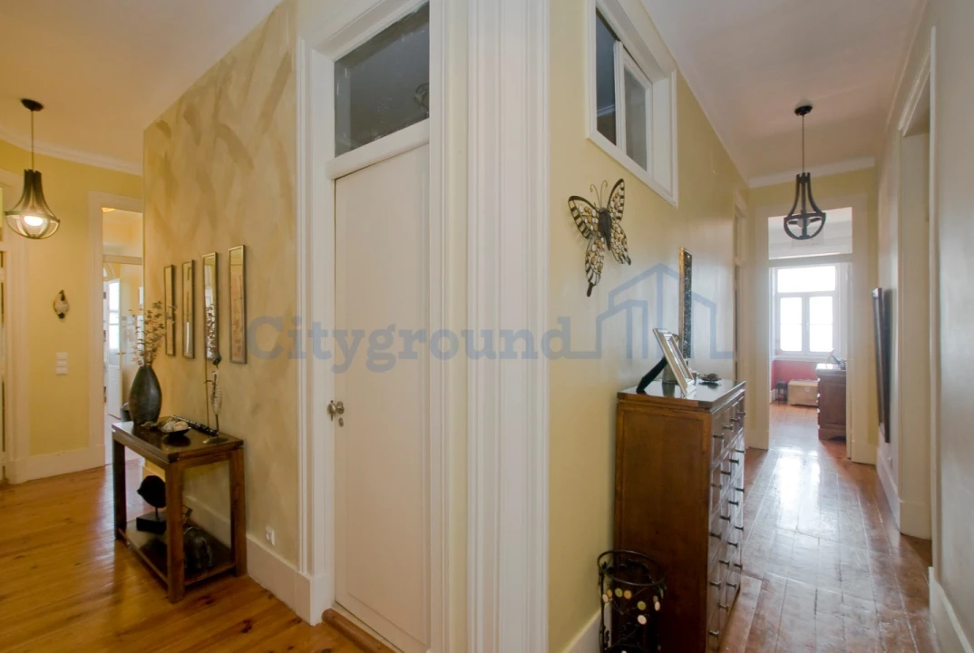 Apartamento T6 para Venda em Arroios Foto 8