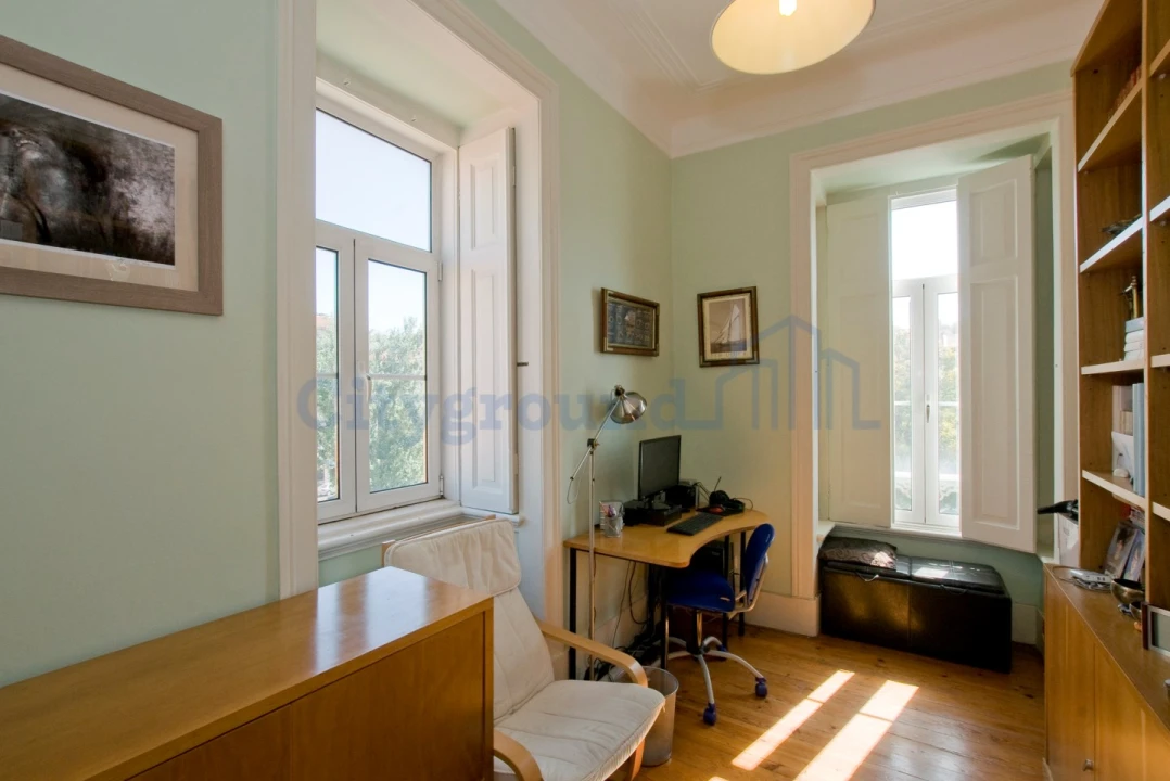 Apartamento T6 para Venda em Arroios Foto 17
