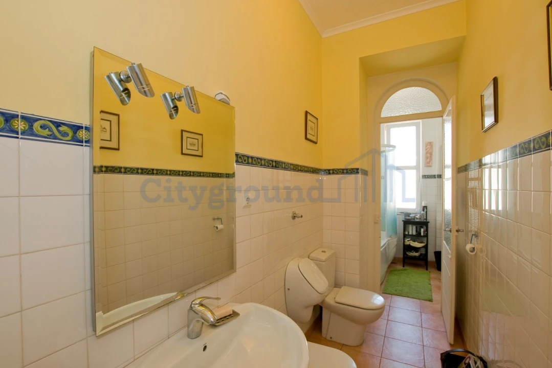 Apartamento T6 para Venda em Arroios Foto 22