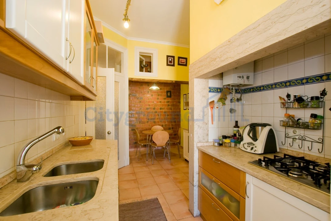 Apartamento T6 para Venda em Arroios Foto 32