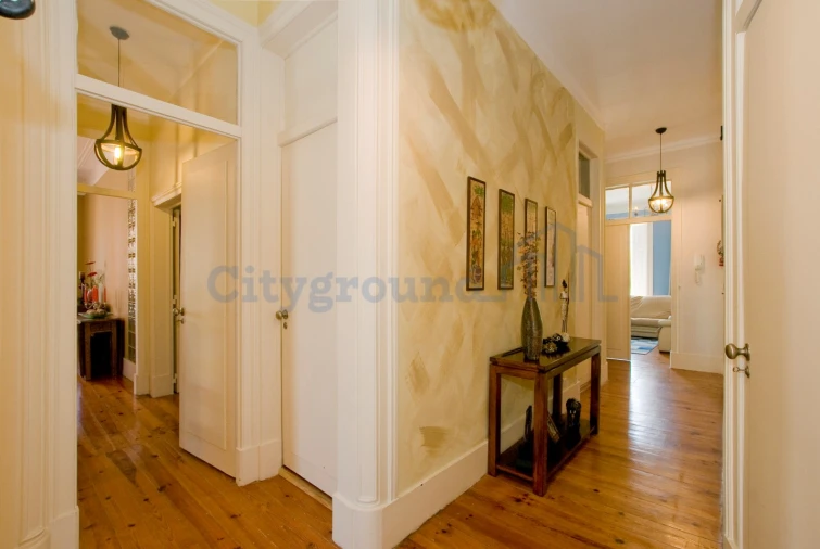 Apartamento T6 para Venda em Arroios Foto 9
