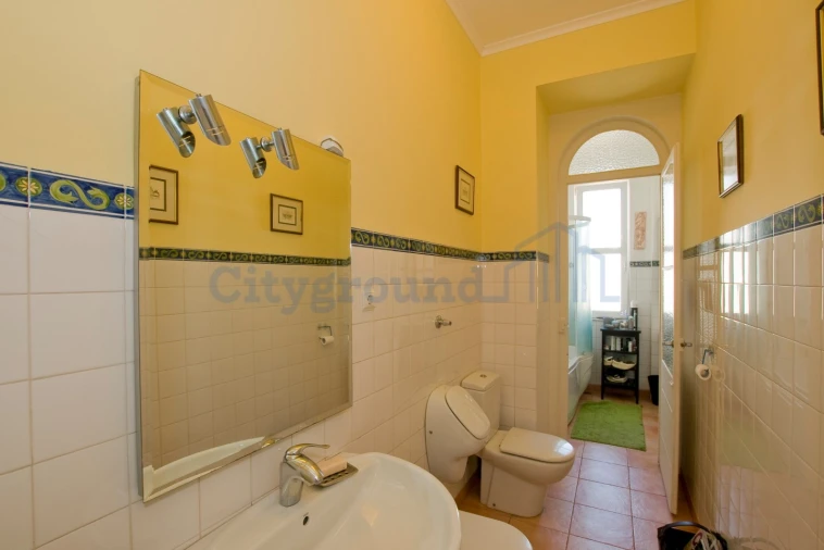 Apartamento T6 para Venda em Arroios Foto 22