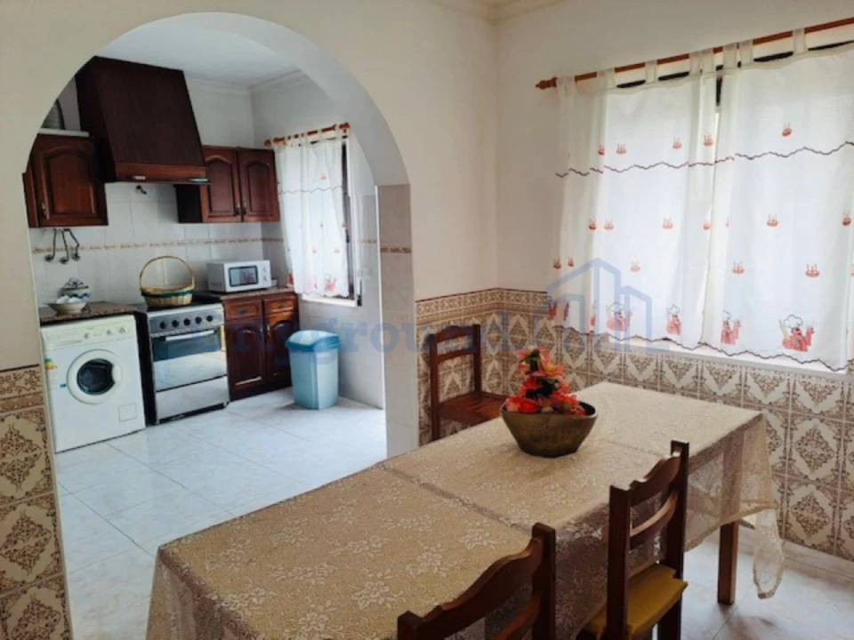 Moradia T3 para Venda em Atouguia da Baleia Foto 11