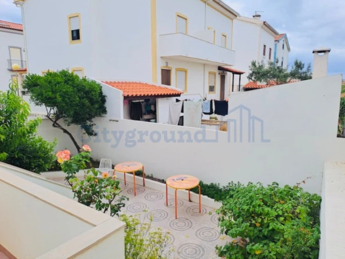 Moradia T3 para Venda em Atouguia da Baleia Foto 26