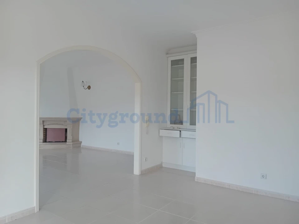 Moradia T2 para Venda em Reguengo do Fetal Foto 2