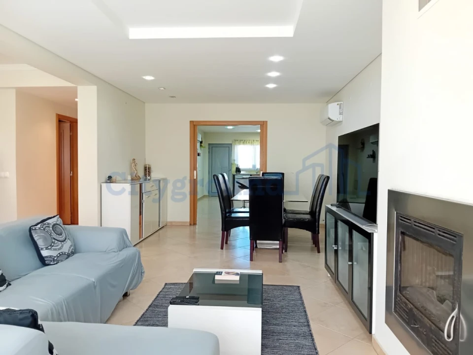 Moradia T4 para Venda em Marrazes e Barosa Foto 4