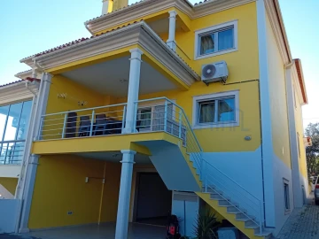 Moradia T4 para Venda em Marrazes e Barosa
