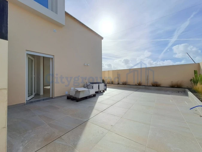 Moradia T2 para Venda em Atouguia da Baleia Foto 16