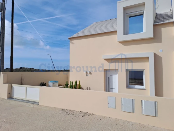 Moradia T2 para Venda em Atouguia da Baleia Foto 19