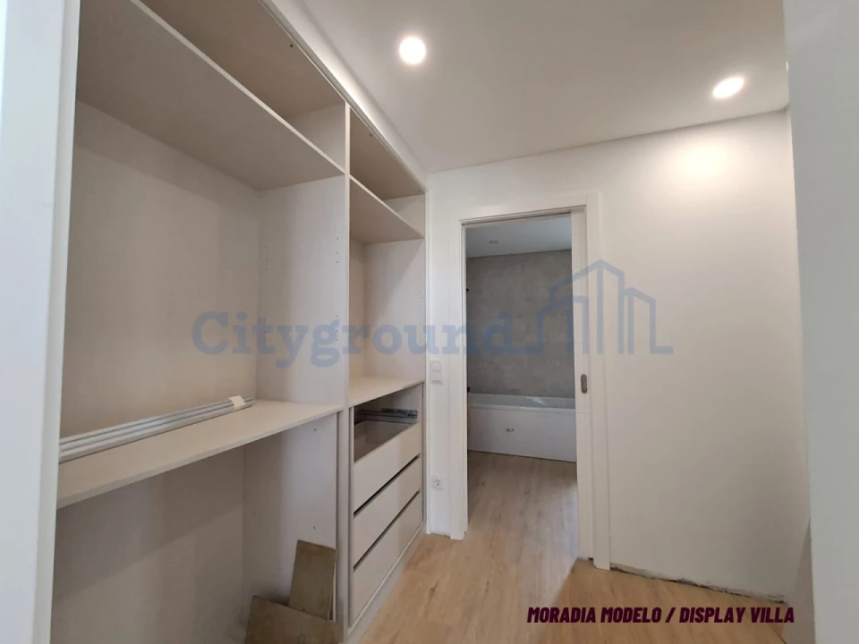 Moradia T4 para Venda em Atouguia da Baleia Foto 8