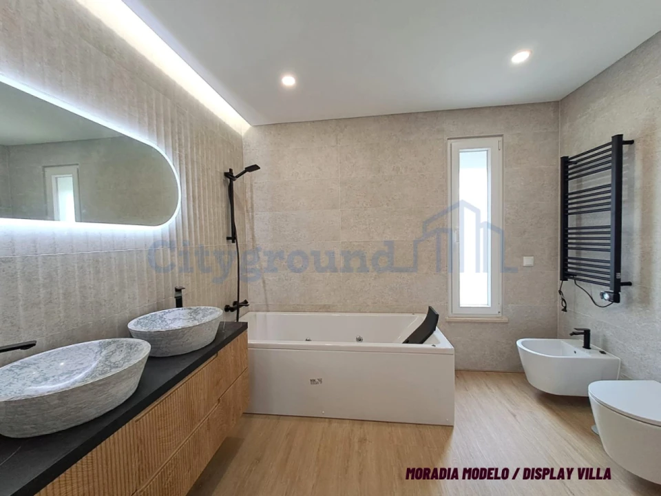 Moradia T4 para Venda em Atouguia da Baleia Foto 9