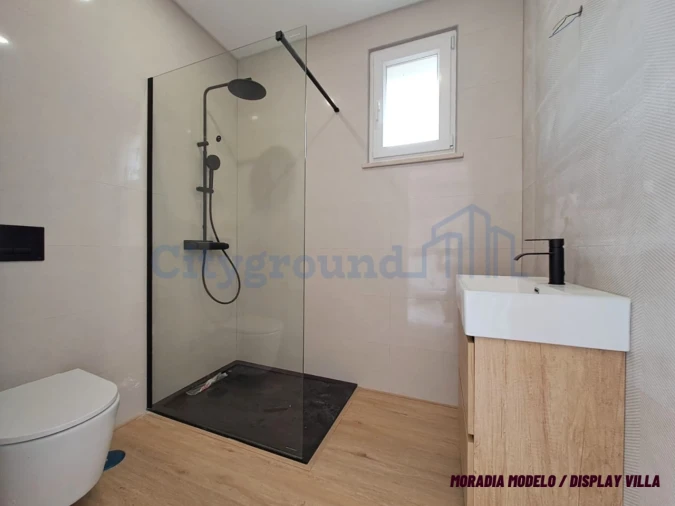 Moradia T4 para Venda em Atouguia da Baleia Foto 4