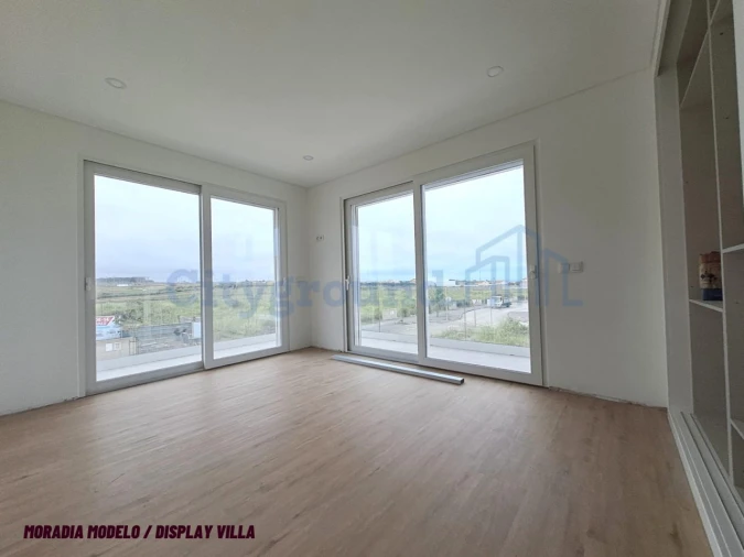 Moradia T4 para Venda em Atouguia da Baleia Foto 7