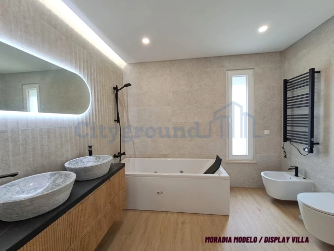 Moradia T4 para Venda em Atouguia da Baleia Foto 9