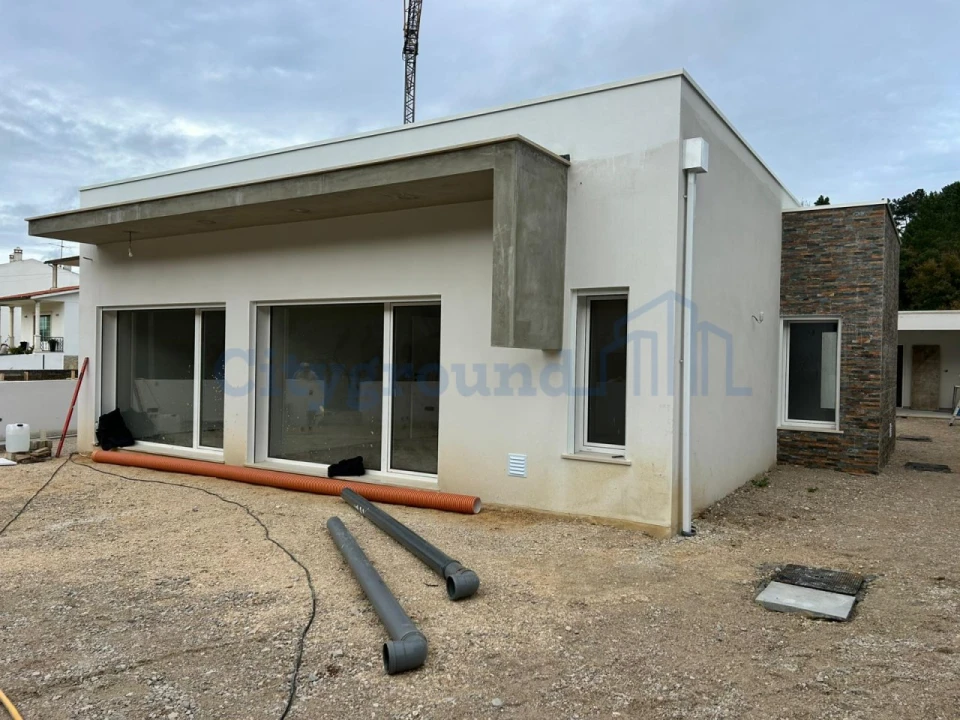 Moradia T4 para Venda em Leiria, Pousos, Barreira e Cortes Foto 2