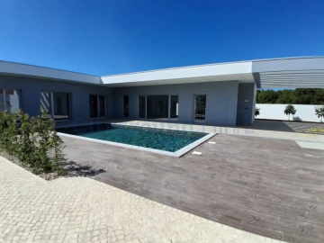 Moradia T4 para Venda em Nadadouro