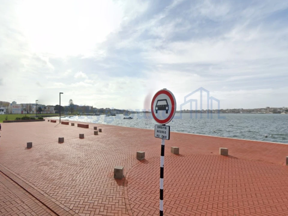 Prédio para Venda em Seixal, Arrentela e Aldeia de Paio Pires Foto 10