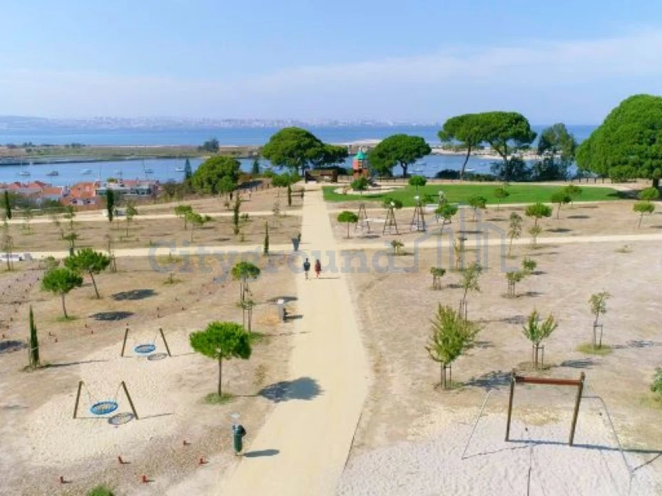 Prédio para Venda em Seixal, Arrentela e Aldeia de Paio Pires Foto 15