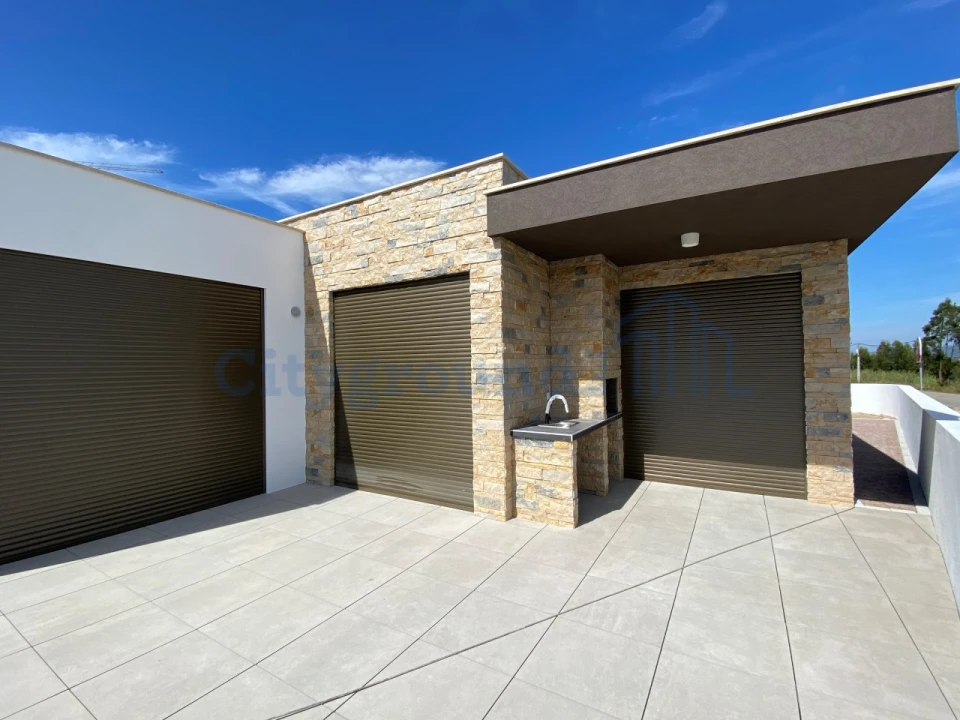 Moradia T2 para Venda em Tornada e Salir do Porto Foto 18