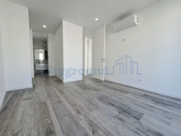 Moradia T2 para Venda em Tornada e Salir do Porto