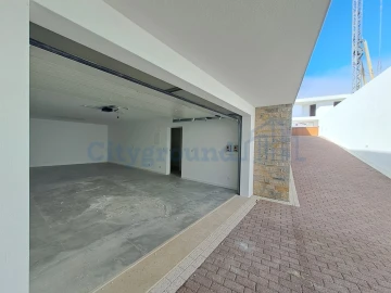 Moradia T2 para Venda em Tornada e Salir do Porto