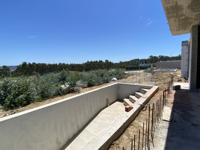 Moradia T2 para Venda em Tornada e Salir do Porto Foto 1