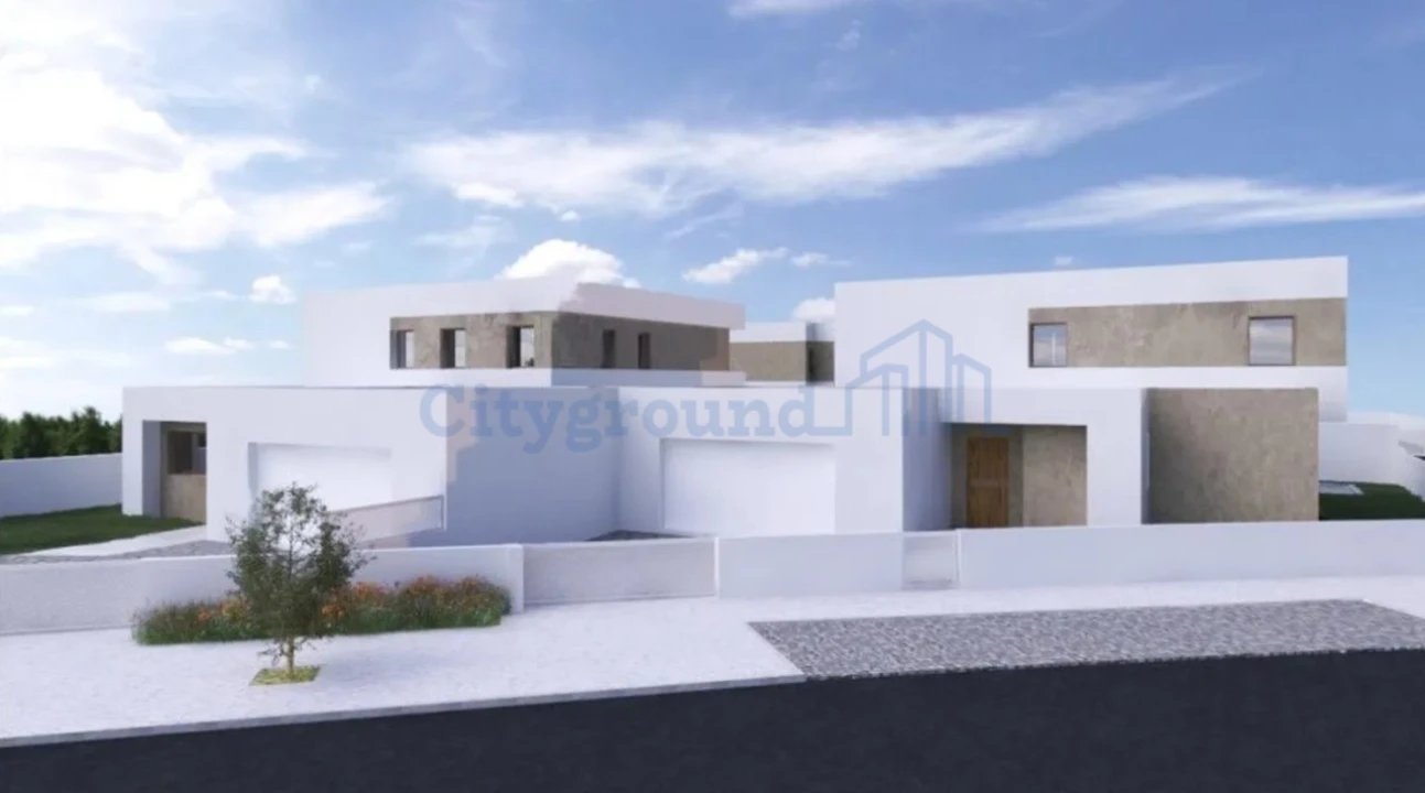 Moradia T4 para Venda em Batalha Foto 32