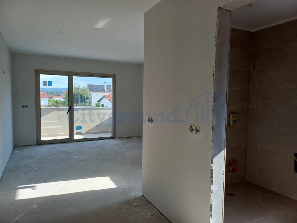 Moradia T4 para Venda em Batalha Foto 25