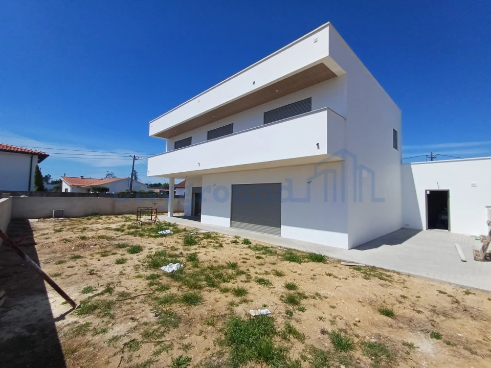 Moradia T4 para Venda em Batalha Foto 39