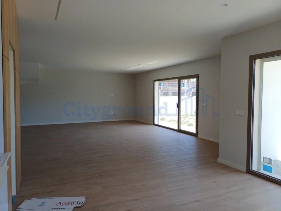 Moradia T4 para Venda em Batalha Foto 14