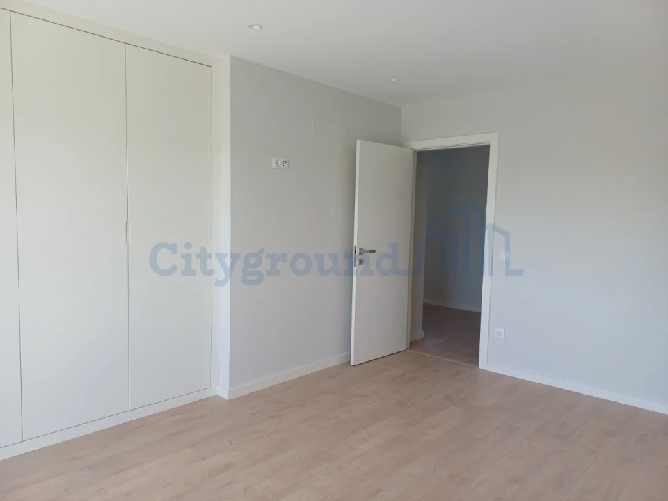 Moradia T4 para Venda em Batalha Foto 21