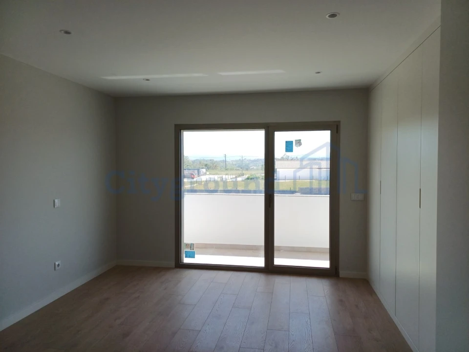 Moradia T4 para Venda em Batalha Foto 22
