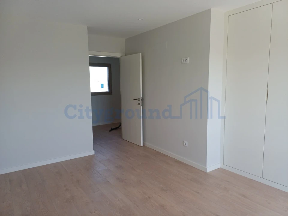 Moradia T4 para Venda em Batalha Foto 23