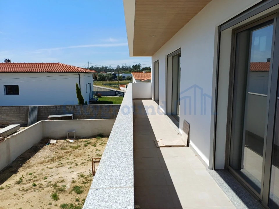 Moradia T4 para Venda em Batalha Foto 25