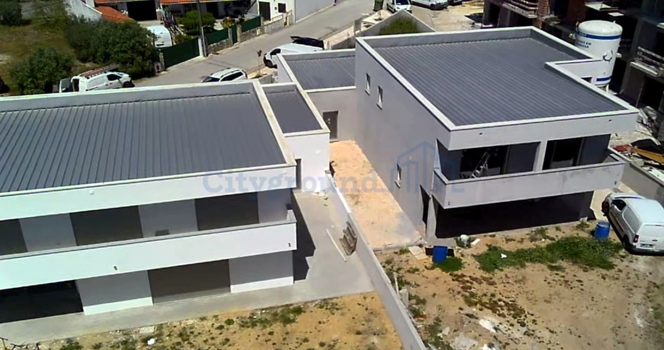 Moradia T4 para Venda em Batalha Foto 42