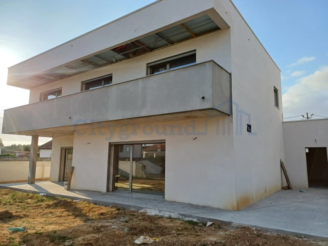 Moradia T4 para Venda em Batalha Foto 5