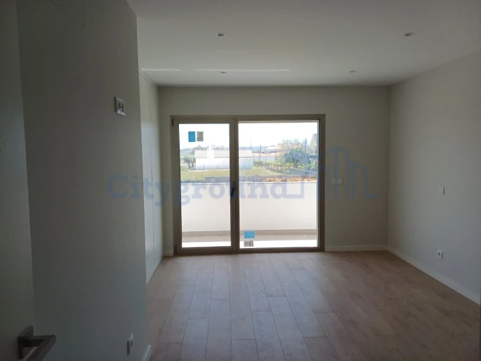 Moradia T4 para Venda em Batalha Foto 24
